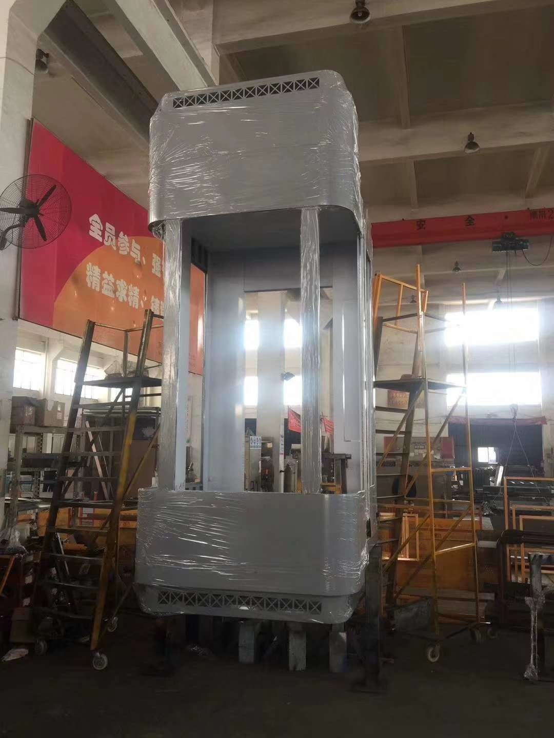 圆弧观光梯